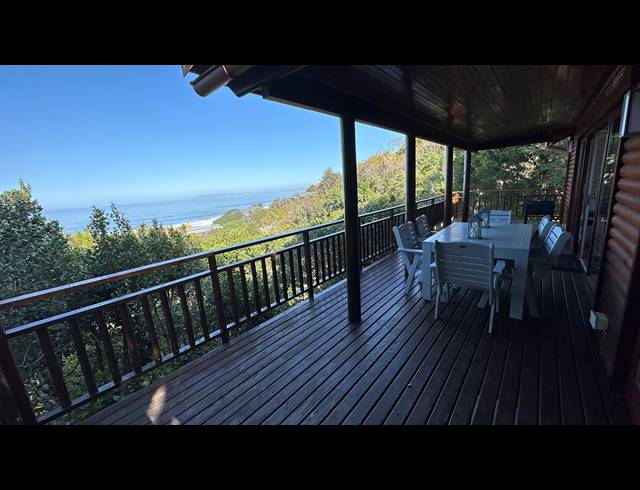 5 BEDROOM HOUSE SOLD IN KEURBOOMSTRAND